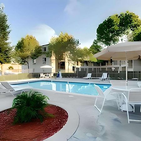 Inn At Rohnert Park Exterior photo