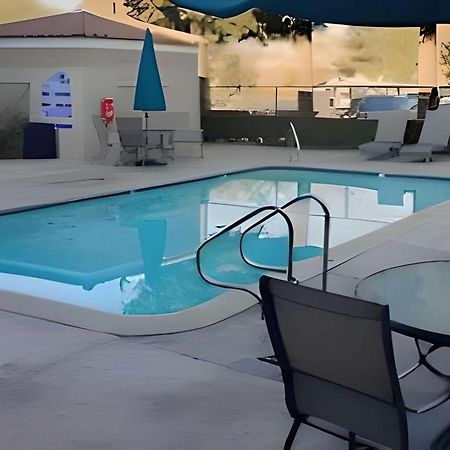 Inn At Rohnert Park Exterior photo