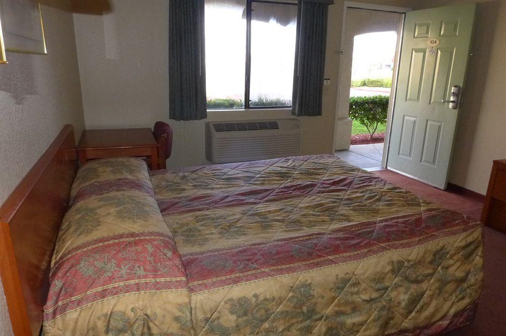 Inn At Rohnert Park Exterior photo