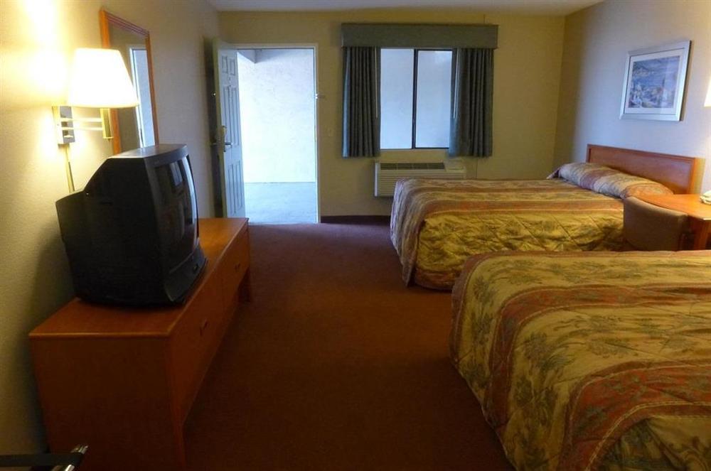 Inn At Rohnert Park Room photo