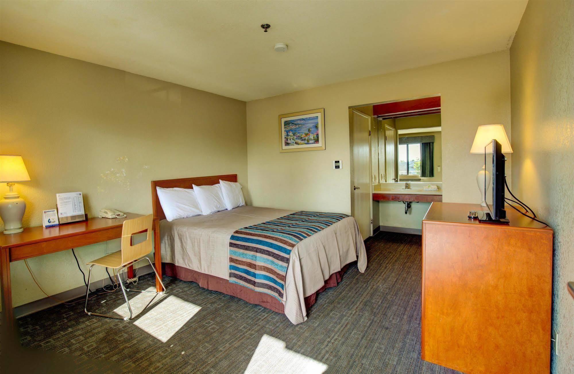 Inn At Rohnert Park Exterior photo