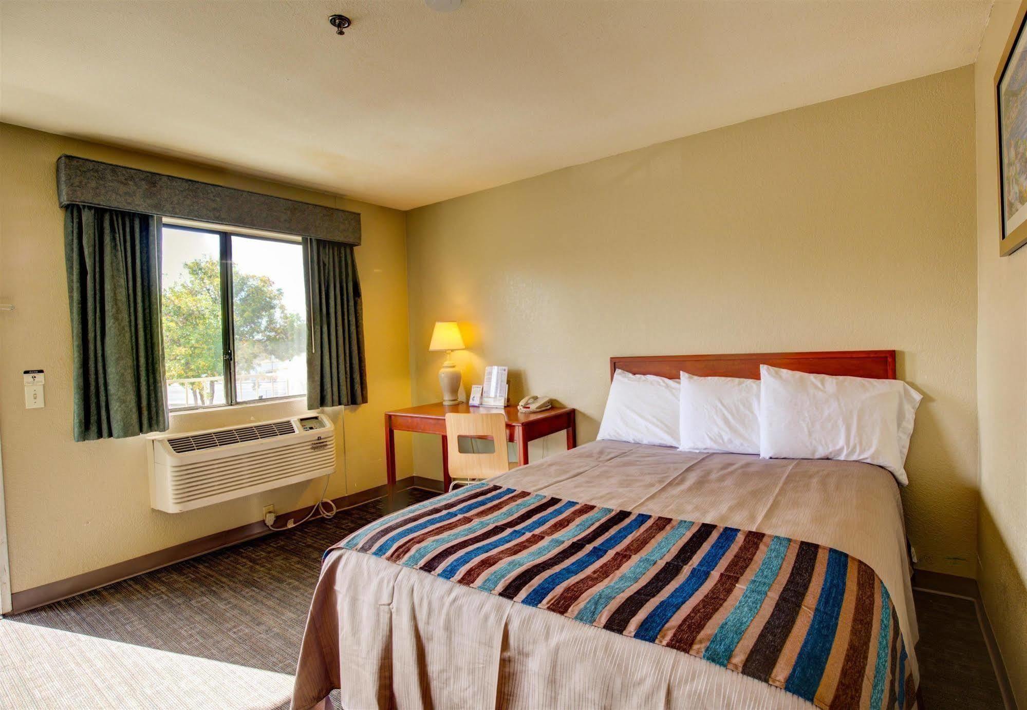 Inn At Rohnert Park Exterior photo