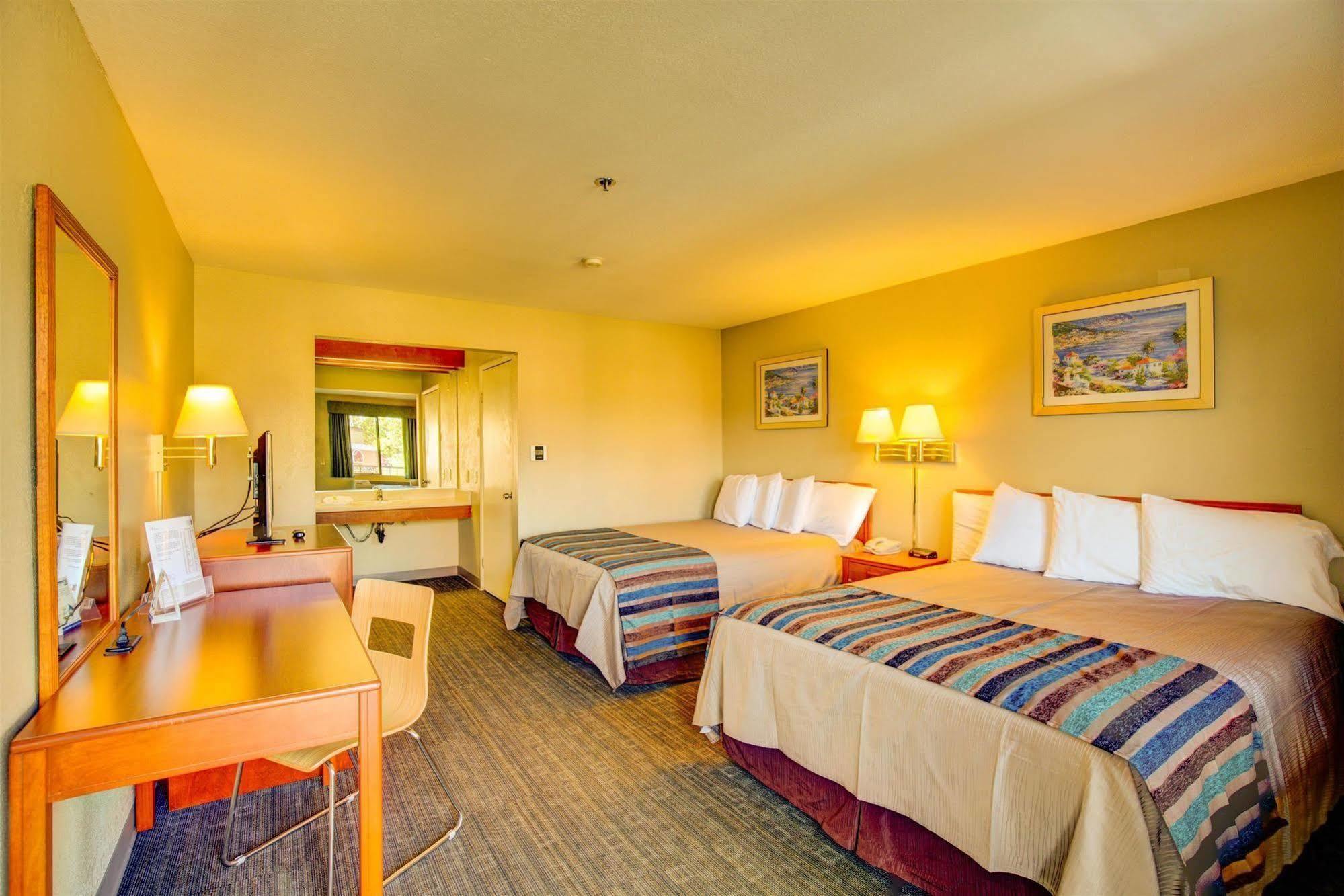 Inn At Rohnert Park Exterior photo